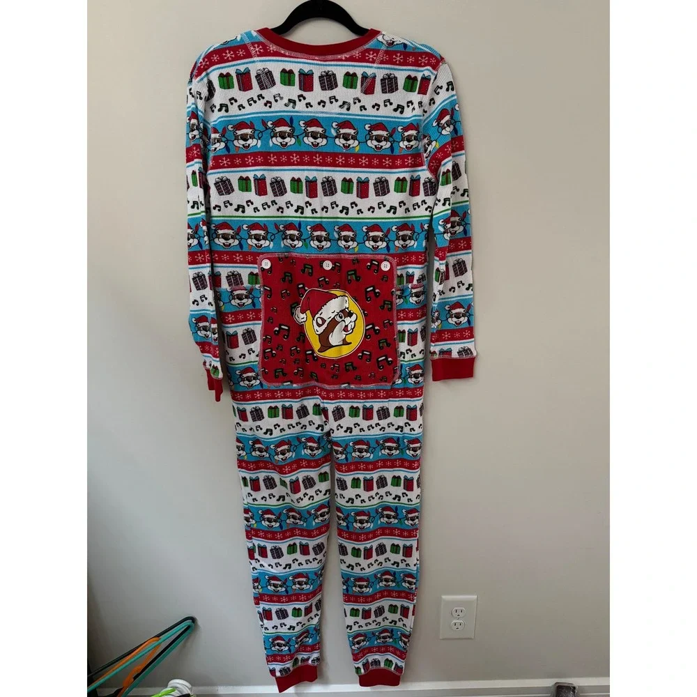 Buc-ee's Men's Medium Christmas Holiday Onesie Pajamas Festive Beaver Print